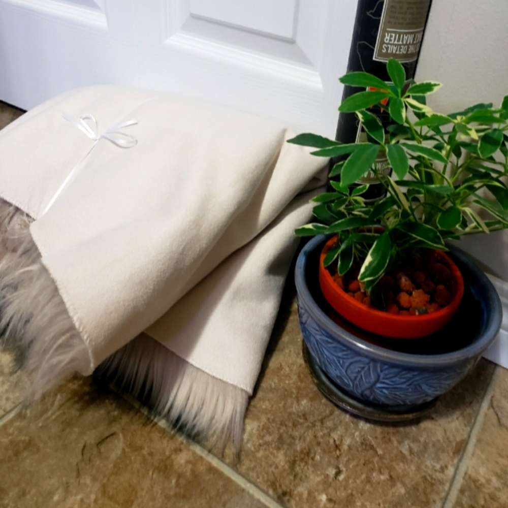 Faux fur pelt/rug